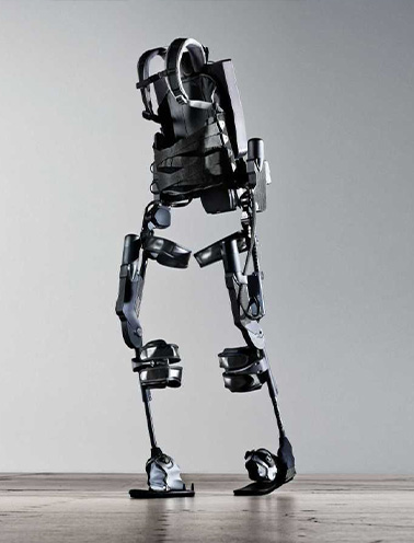 Tek Şarjla 4 Saat Sizin Yerinize Yürüyen Giyilebilir Robot: Exoskeletons